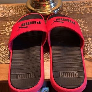 Gently loved men red puma slides size 12 smoke free barely worn.